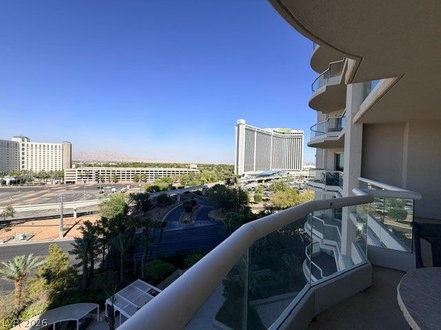2777 Paradise 807, Las Vegas, NV 89109