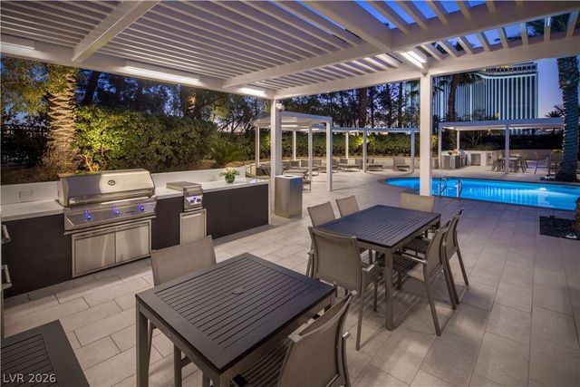 2777 Paradise 807, Las Vegas, NV 89109