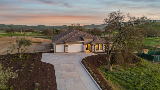 19678 Ventana Hills Drive, Clovis, CA 93619