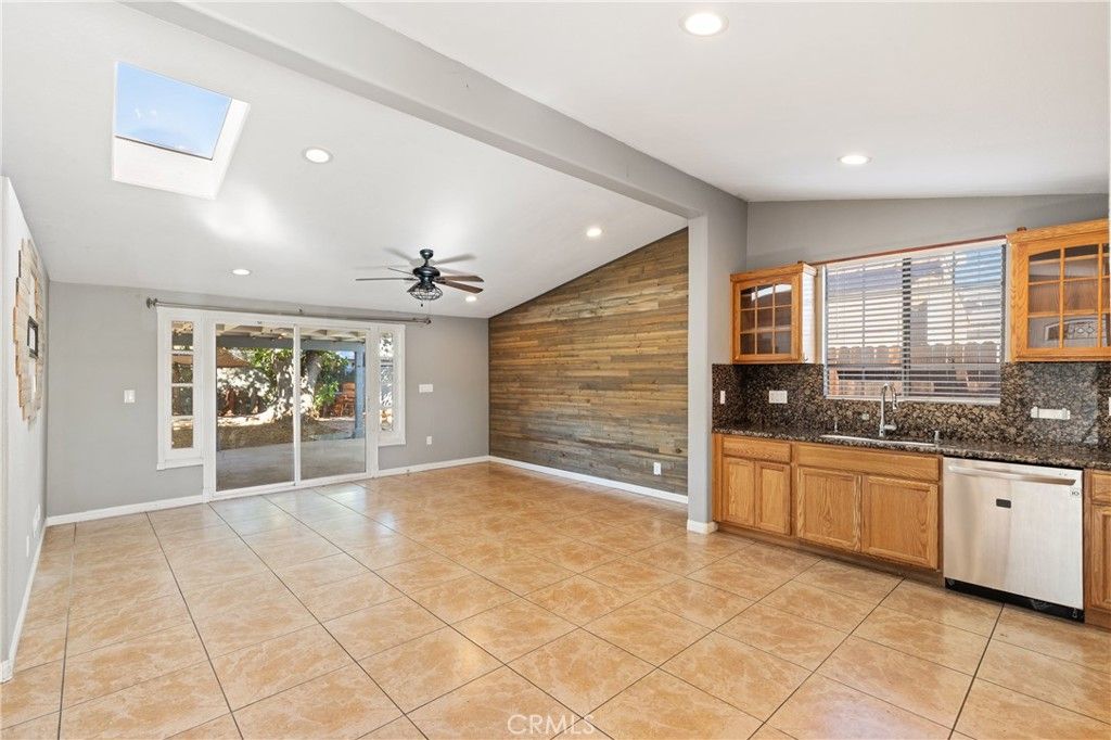 27227 Marchland, Canyon Country, CA 91351 — photo 4