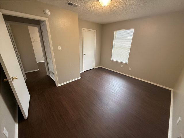 1704 Short Street C, Cleburne, TX 76033