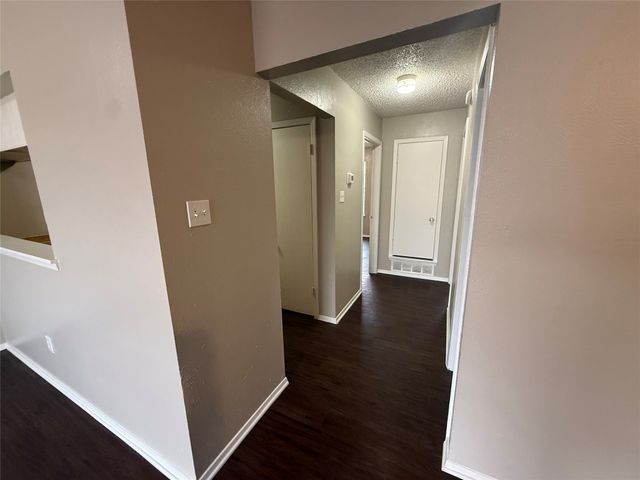 1704 Short Street C, Cleburne, TX 76033