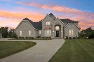 19955 Bradon TRAIL W, Brookfield, WI 53045