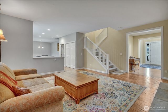 5530 Elizabeth Avenue SE, Auburn, WA 98092