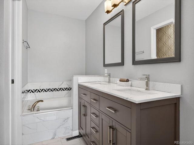 3004 W Long Dr B, Littleton, CO 80120