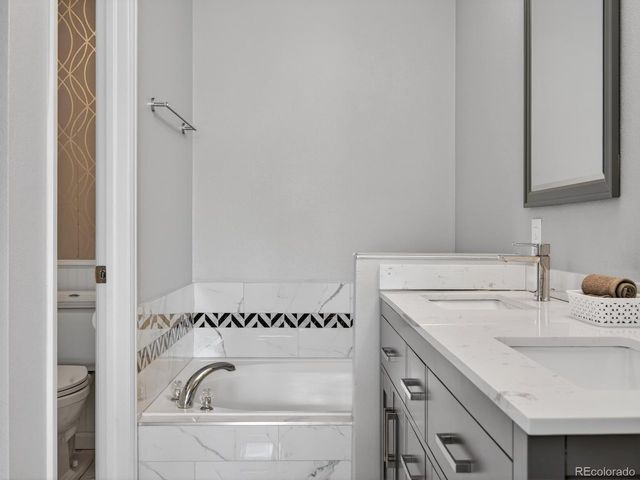 3004 W Long Dr B, Littleton, CO 80120