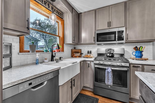 61600 Tayberry Circle, South Lyon, MI 48178