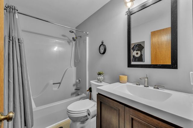 61600 Tayberry Circle, South Lyon, MI 48178