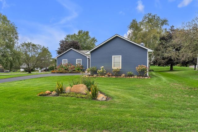 61600 Tayberry Circle, South Lyon, MI 48178