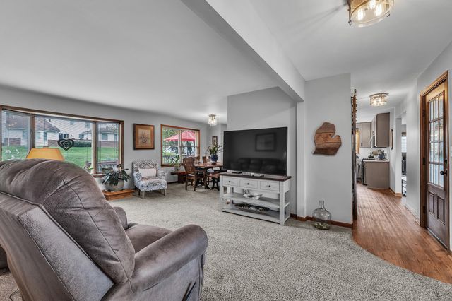61600 Tayberry Circle, South Lyon, MI 48178