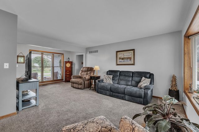 61600 Tayberry Circle, South Lyon, MI 48178