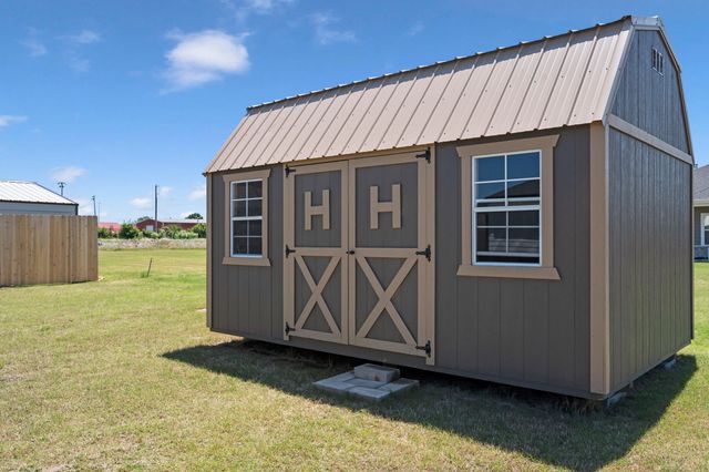 1120 Center Court Circle, Grove, OK 74344