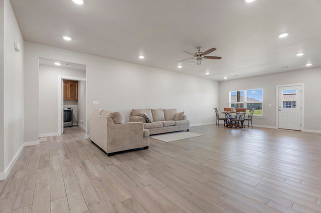 1120 Center Court Circle, Grove, OK 74344