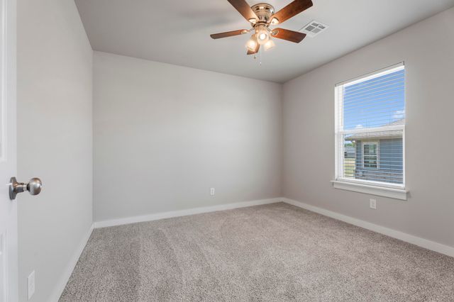 1120 Center Court Circle, Grove, OK 74344