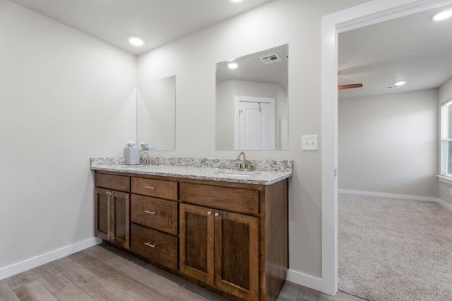 1120 Center Court Circle, Grove, OK 74344