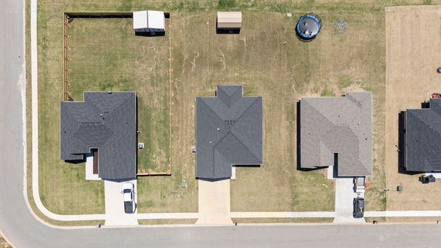 1120 Center Court Circle, Grove, OK 74344