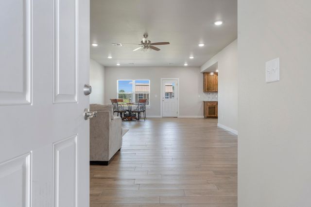 1120 Center Court Circle, Grove, OK 74344