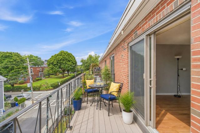 26 Waverly St 405, Boston, MA 02135
