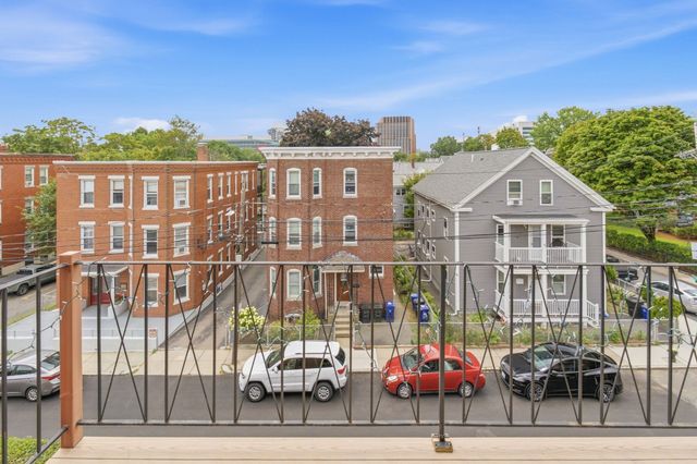 26 Waverly St 405, Boston, MA 02135