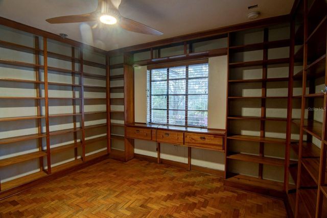 2049 NW 9TH AVENUE, Gainesville, FL 32603