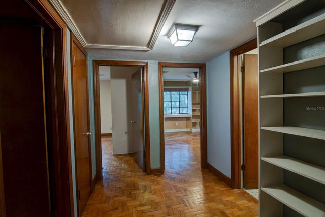 2049 NW 9TH AVENUE, Gainesville, FL 32603