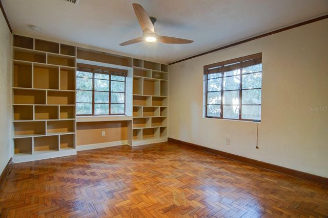 2049 NW 9TH AVENUE, Gainesville, FL 32603