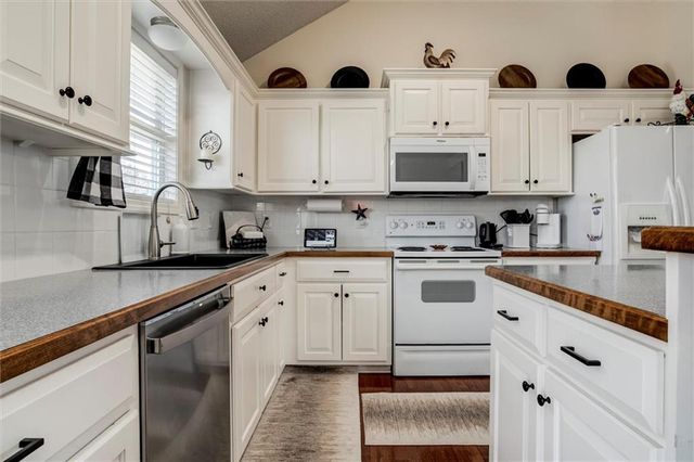 21481 W 119th Terrace, Olathe, KS 66061