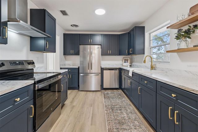 1522 HANSON AVENUE, Lakeland, FL 33803