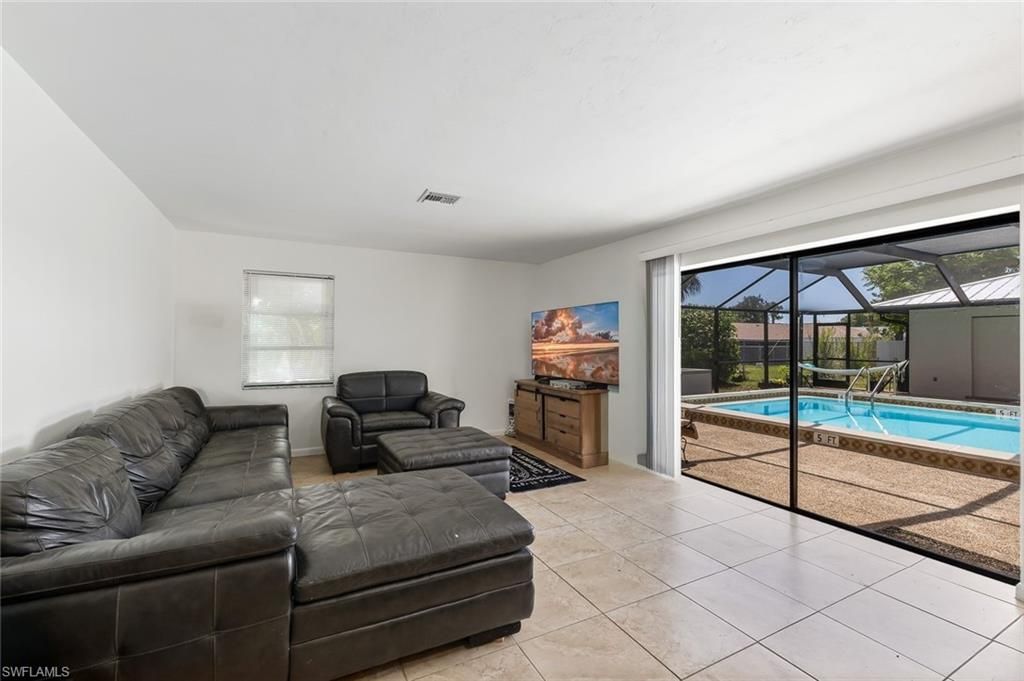 Image 14 of property listing at 513 24th AVE 1-4, Cape Coral, FL 33990