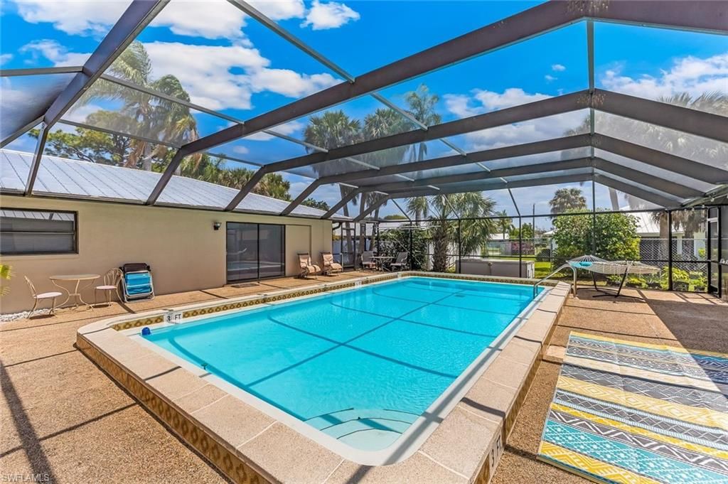 Image 3 of property listing at 513 24th AVE 1-4, Cape Coral, FL 33990
