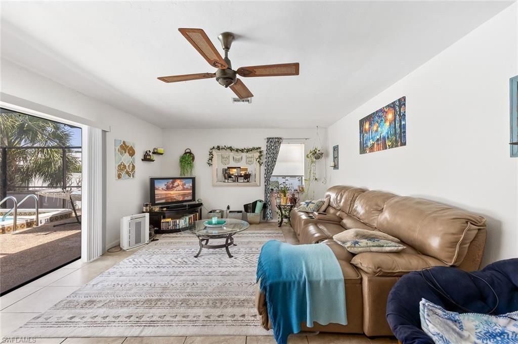 Image 32 of property listing at 513 24th AVE 1-4, Cape Coral, FL 33990