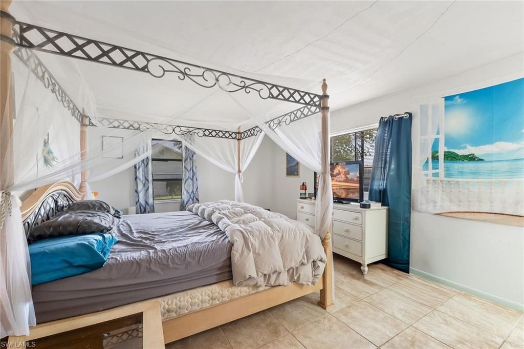 Image 33 of property listing at 513 24th AVE 1-4, Cape Coral, FL 33990
