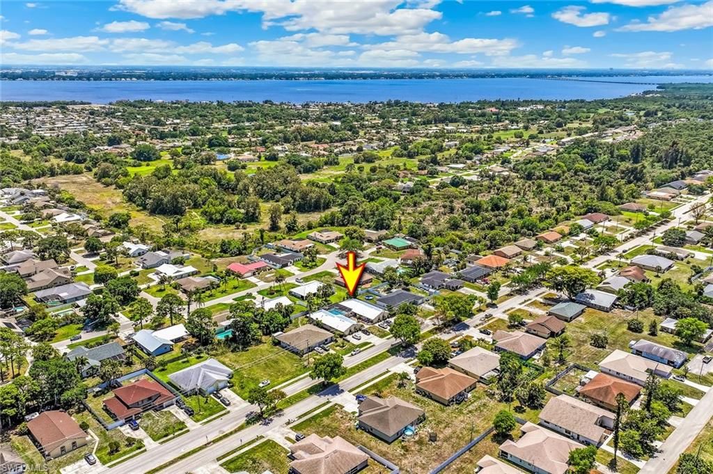 Image 4 of property listing at 513 24th AVE 1-4, Cape Coral, FL 33990