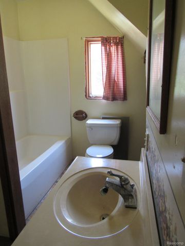 695 W Cass Avenue Road, Portsmouth Charter Township, MI 48708