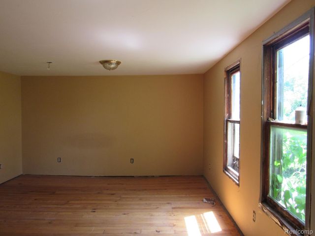 695 W Cass Avenue Road, Portsmouth Charter Township, MI 48708