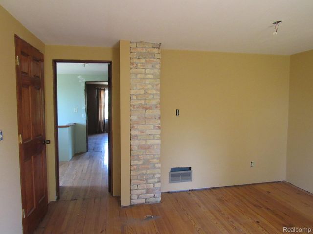 695 W Cass Avenue Road, Portsmouth Charter Township, MI 48708