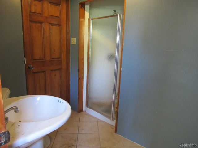 695 W Cass Avenue Road, Portsmouth Charter Township, MI 48708