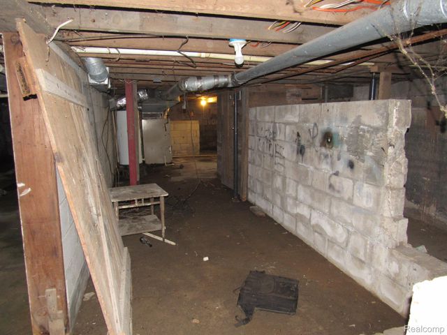 695 W Cass Avenue Road, Portsmouth Charter Township, MI 48708