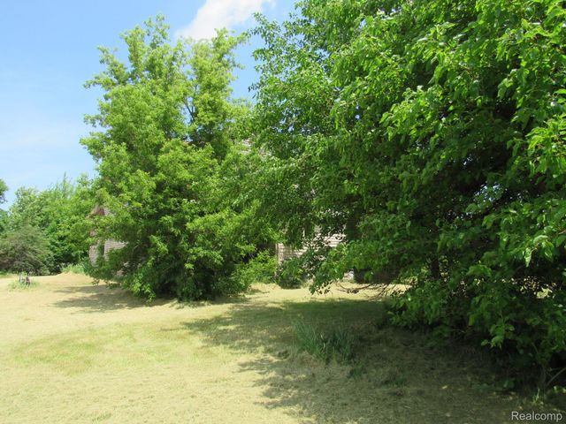 695 W Cass Avenue Road, Portsmouth Charter Township, MI 48708