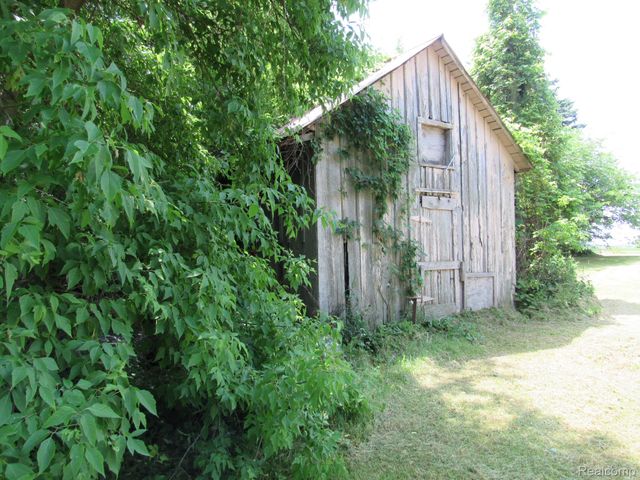 695 W Cass Avenue Road, Portsmouth Charter Township, MI 48708