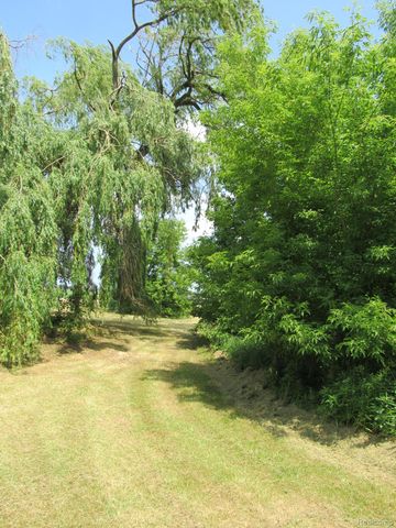 695 W Cass Avenue Road, Portsmouth Charter Township, MI 48708