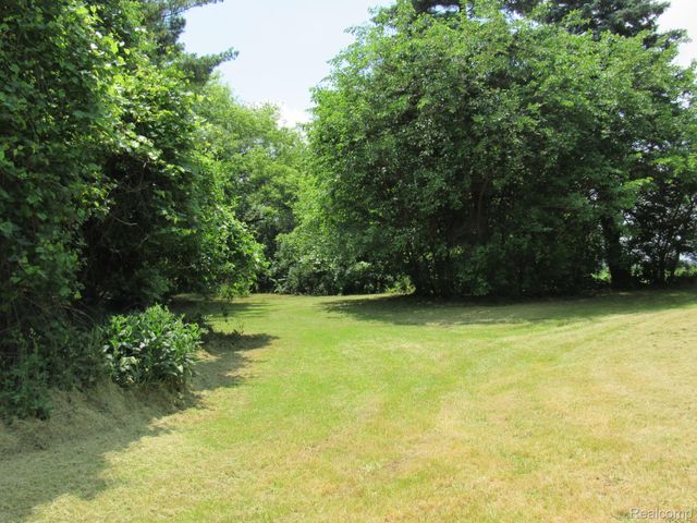 695 W Cass Avenue Road, Portsmouth Charter Township, MI 48708
