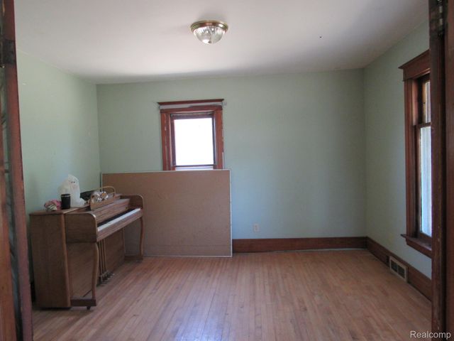 695 W Cass Avenue Road, Portsmouth Charter Township, MI 48708