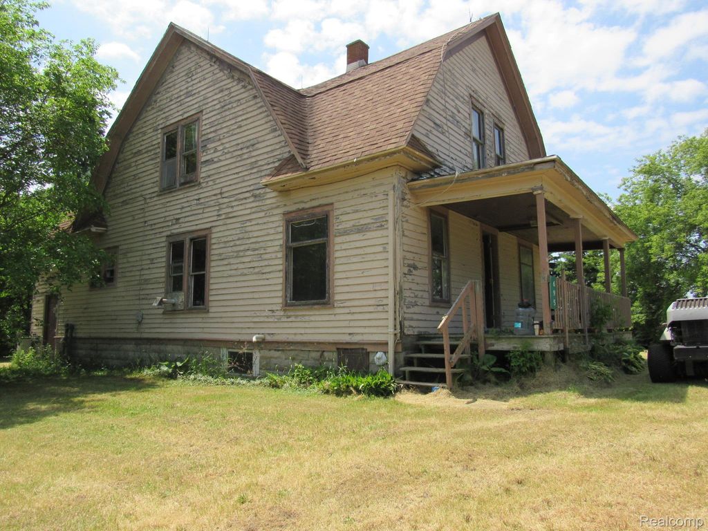 695 W Cass Avenue Road, Portsmouth Charter Township, MI 48708