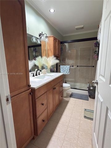 17221 NW 82nd Ave, Hialeah, FL 33015