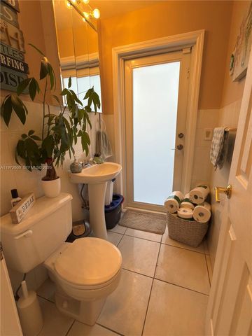 17221 NW 82nd Ave, Hialeah, FL 33015