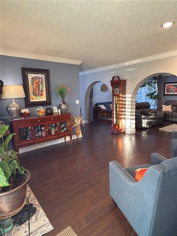 17221 NW 82nd Ave, Hialeah, FL 33015