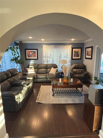 17221 NW 82nd Ave, Hialeah, FL 33015