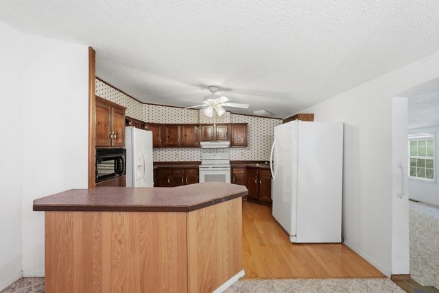 1031 Laurelwood Dr, Jamestown, TN 38556