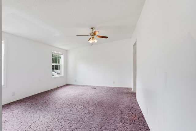 1031 Laurelwood Dr, Jamestown, TN 38556
